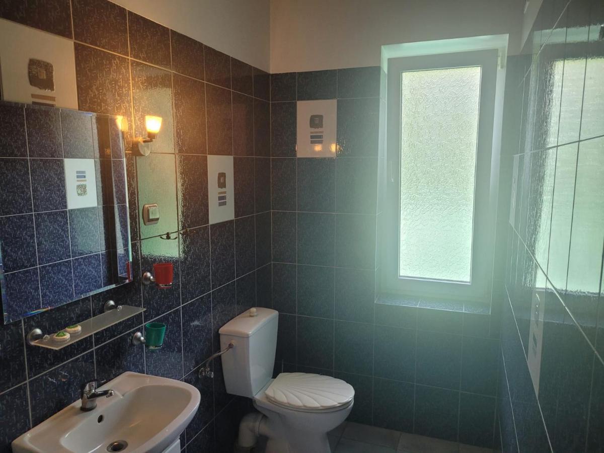 Albert Turystyczne Uslugi Hotelarskie Warschau Exterior foto