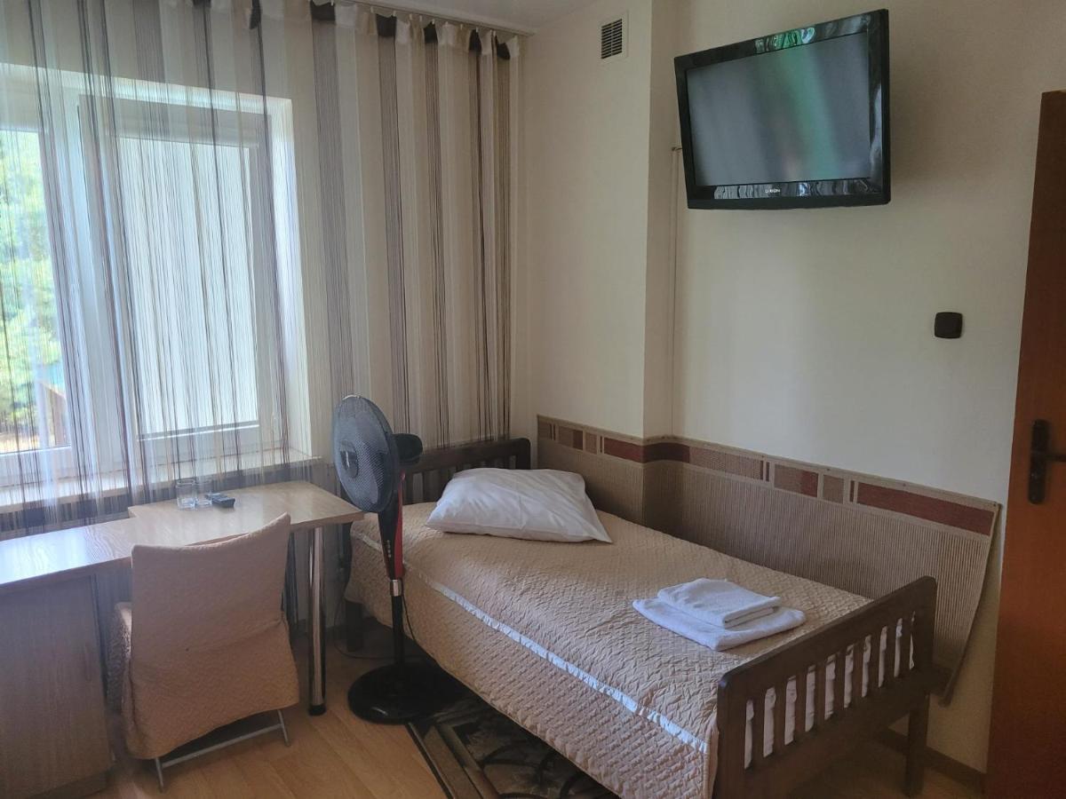 Albert Turystyczne Uslugi Hotelarskie Warschau Exterior foto